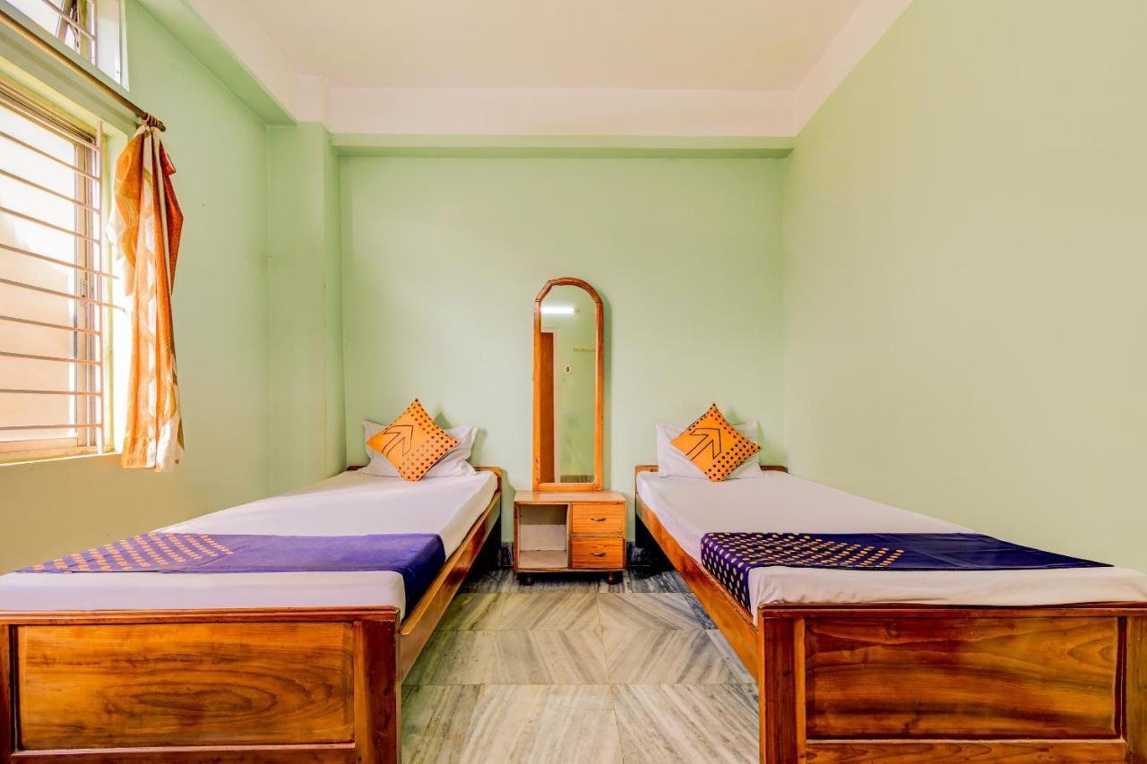 Oyo 63538 Hotel Lotus 1 Khanapara Екстер'єр фото