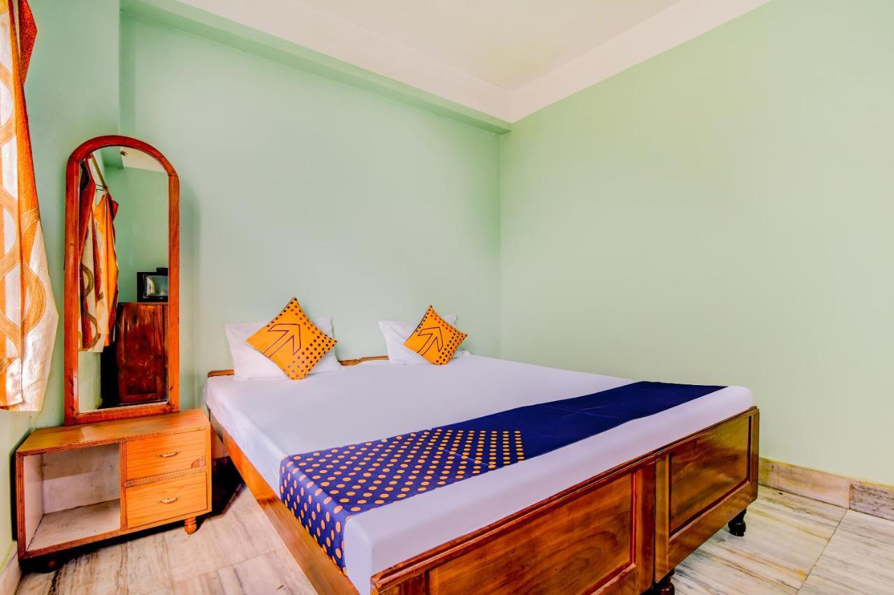 Oyo 63538 Hotel Lotus 1 Khanapara Екстер'єр фото
